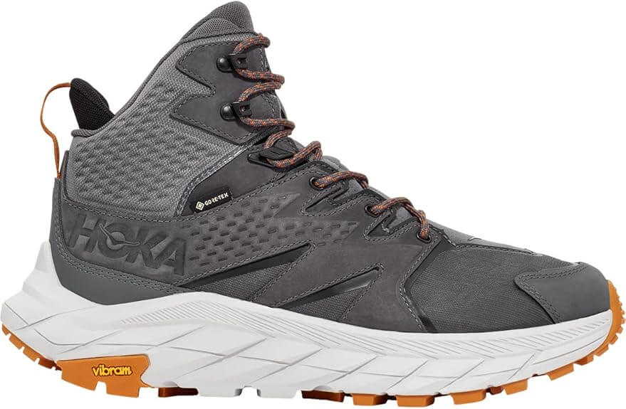Hoka Anacapa para el Camino de Santiago con máxima amortiguación en etapas largas